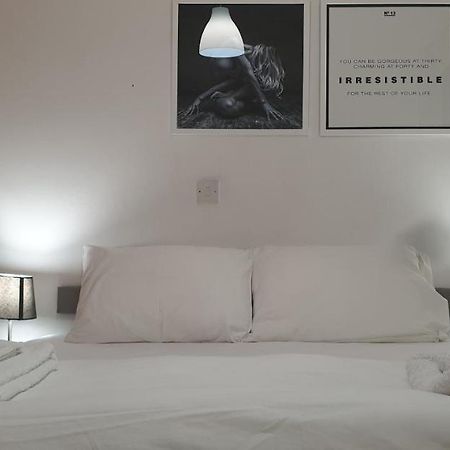 Lina'S Home & Pool - Breakbooking Cy Λατσιά Εξωτερικό φωτογραφία
